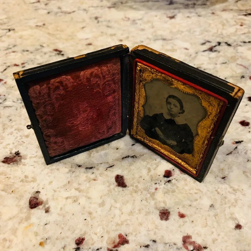 1/6th Plate Ambrotype Daguerreotype Of A Young Girl Women In A Full Case